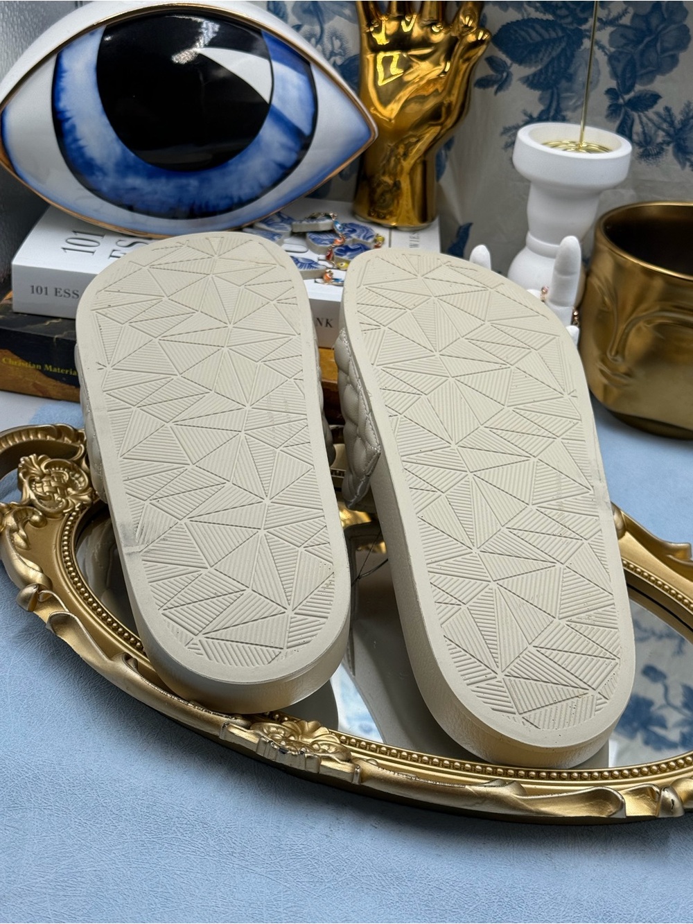 🆕 KURT GEIGER LONDON 🧿 NWOB Meena Eagle Quilted Slide, Bone - Picture 11 of 12